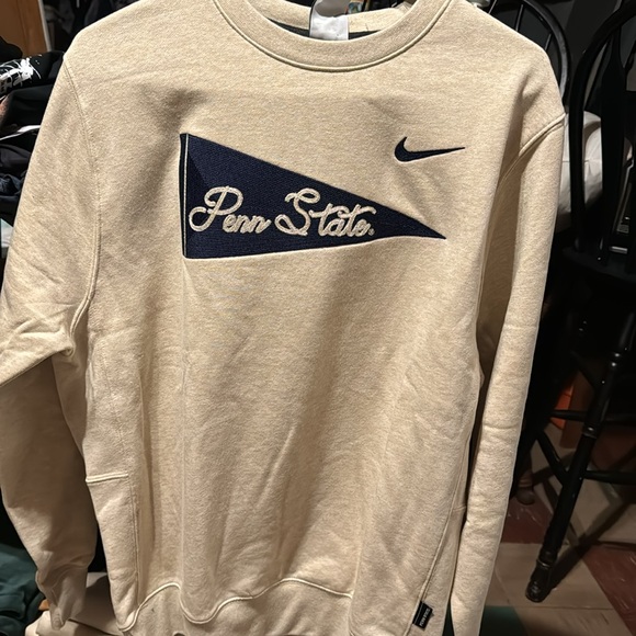 Brand new NIKE Penn State Navy Blue Embroidered flag patch crewneck - Picture 4 of 10